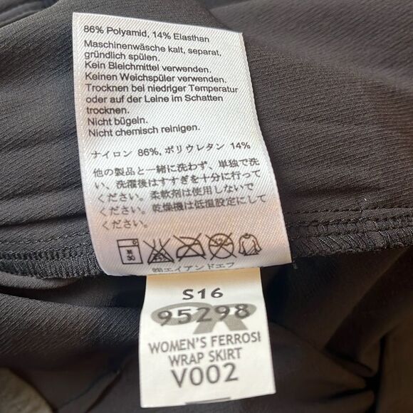 EXCELLENT CONDITION WOMEN’S SIZE 6 OUTDOOR RESEARCH FERROSI WRAP BLACK SKIRT - Picture 9 of 9